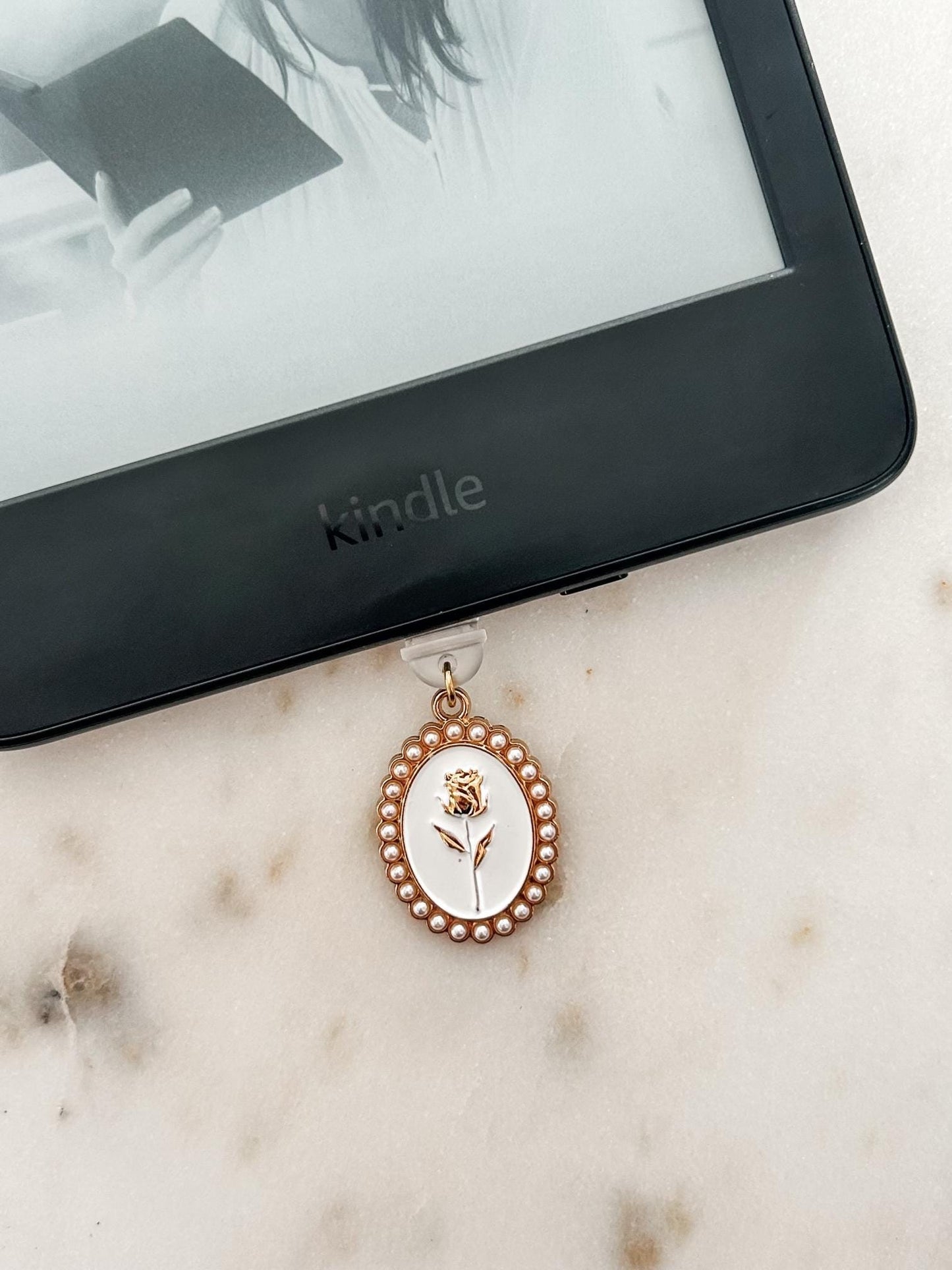 Flower Charm Kindle Dust Plug (USB-C Dust Plug)