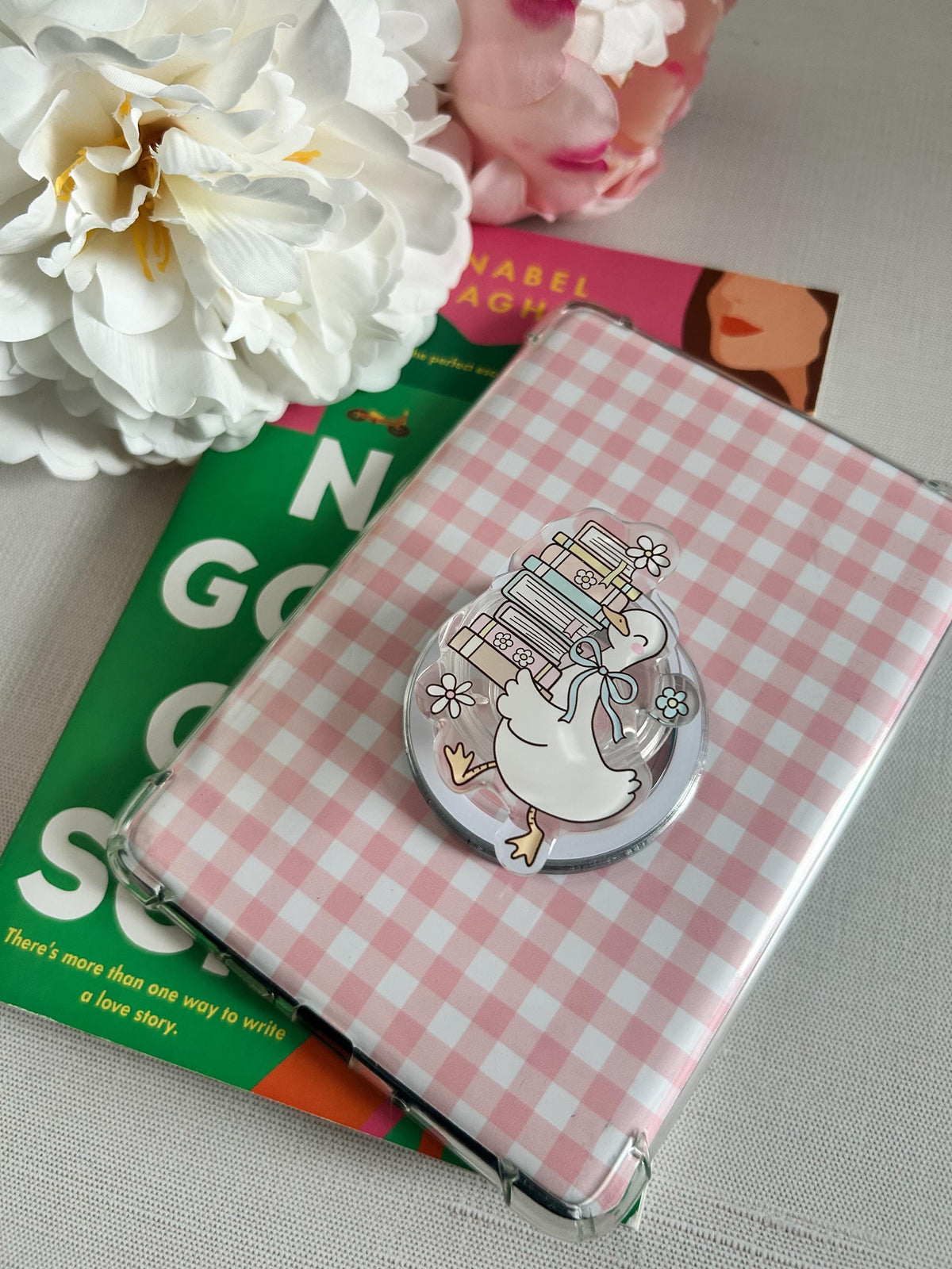 Bookish Goose Magnetic Kindle Grip